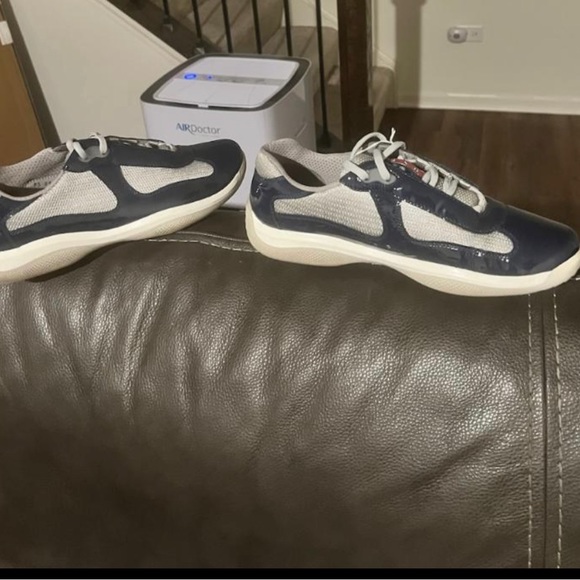 Authentic Pre owned Prada shoes sz 8.5 excellent condition - Picture 3 of 3